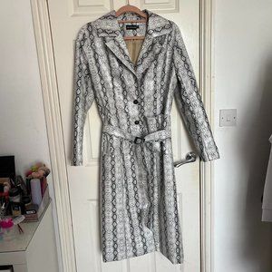 PrettyLittleThing Womens White and Black Coat